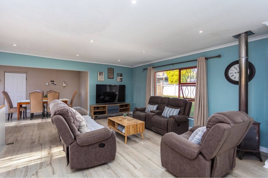 3 Bedroom Property for Sale in Protea Heights Western Cape